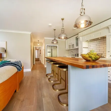 Stunning 3B2Ba Huge Entertaining Space And Hottub! Raynes Park Esterno foto