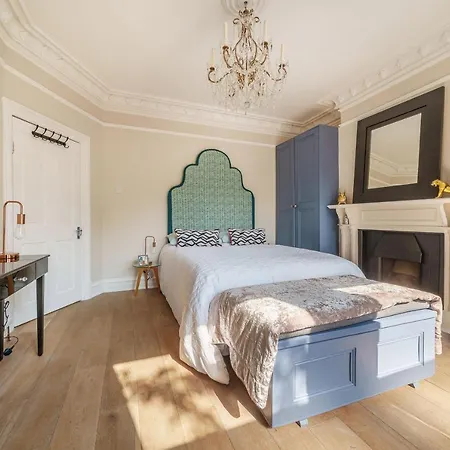 Stunning 3B2Ba Huge Entertaining Space And Hottub! Raynes Park Esterno foto