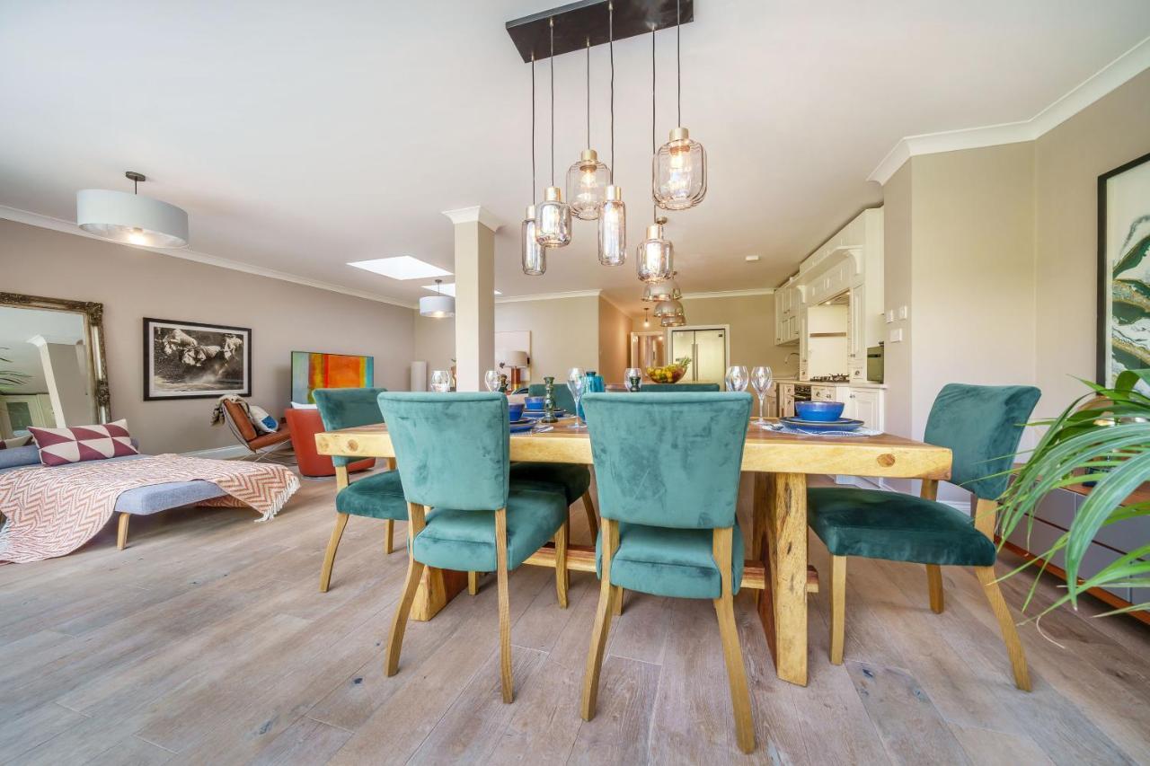 Stunning 3b2ba Huge Entertaining Space And Hottub! Apartment