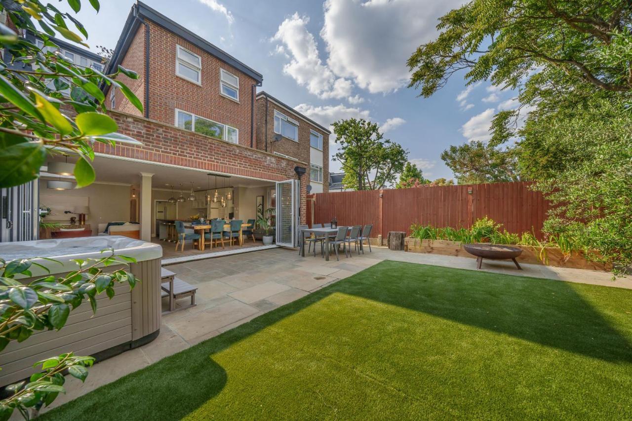 Stunning 3b2ba Huge Entertaining Space And Hottub! * Raynes Park