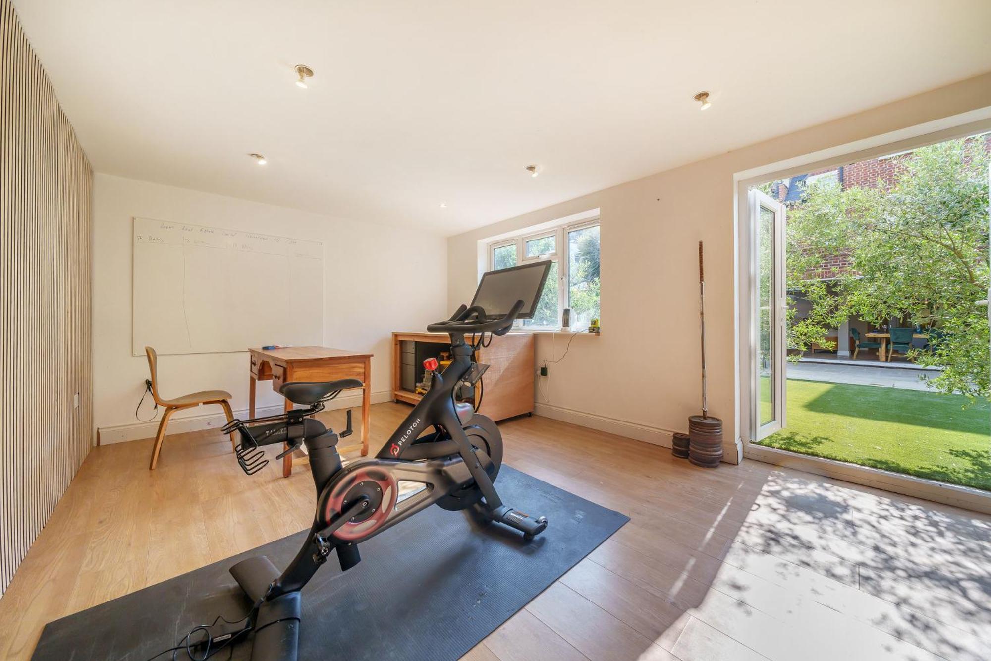 Stunning 3b2ba Huge Entertaining Space And Hottub! *
